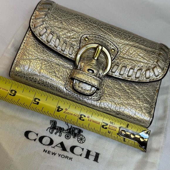 Coach almost vintage Silvery Gold Metallic whipstitch buckle wallet NWOT ⭐️🩶 - Picture 4 of 9